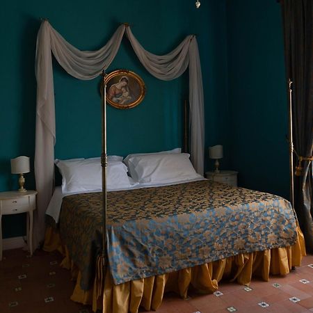 Hotel Villa Dorata Николози Екстериор снимка