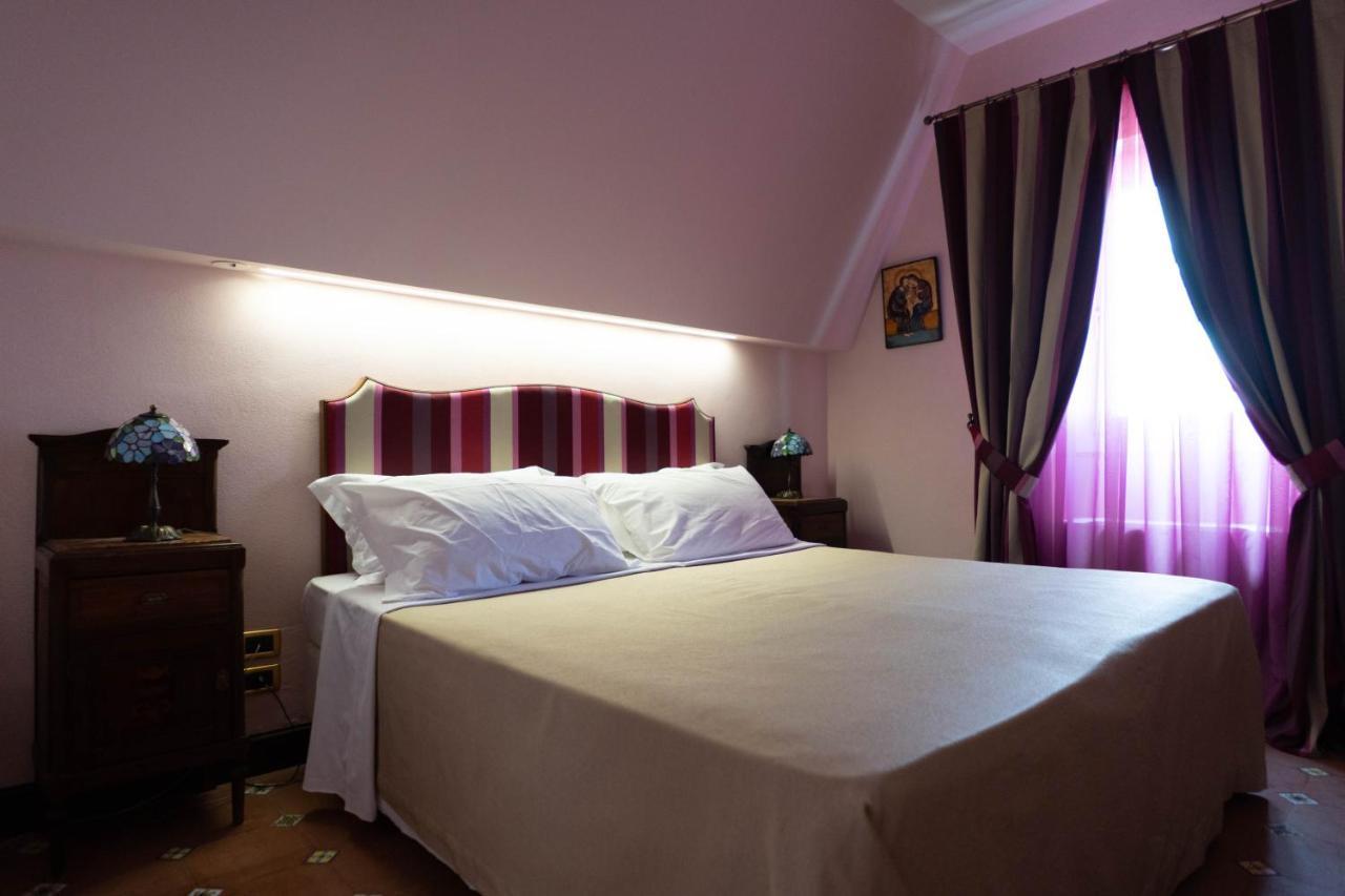 Hotel Villa Dorata Николози Екстериор снимка