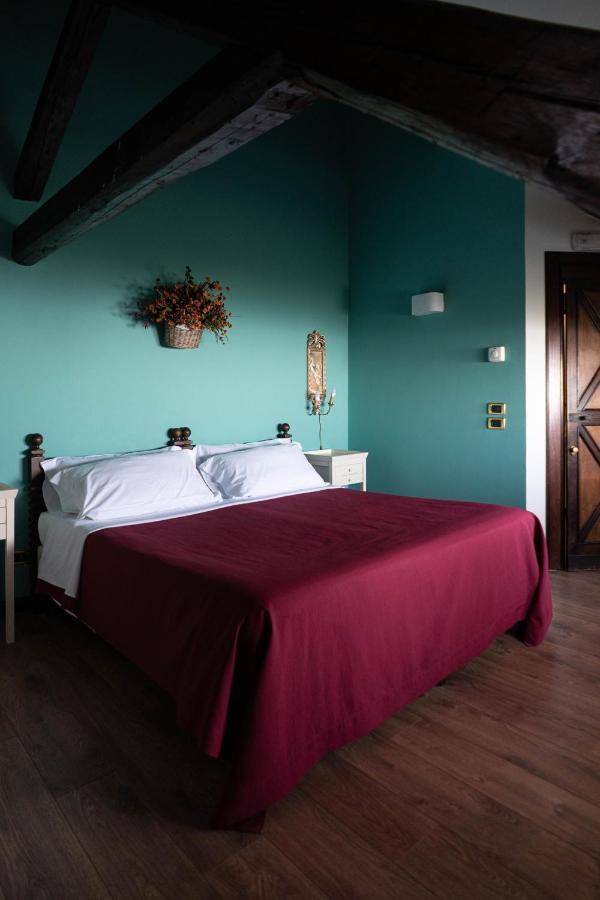Hotel Villa Dorata Николози Екстериор снимка