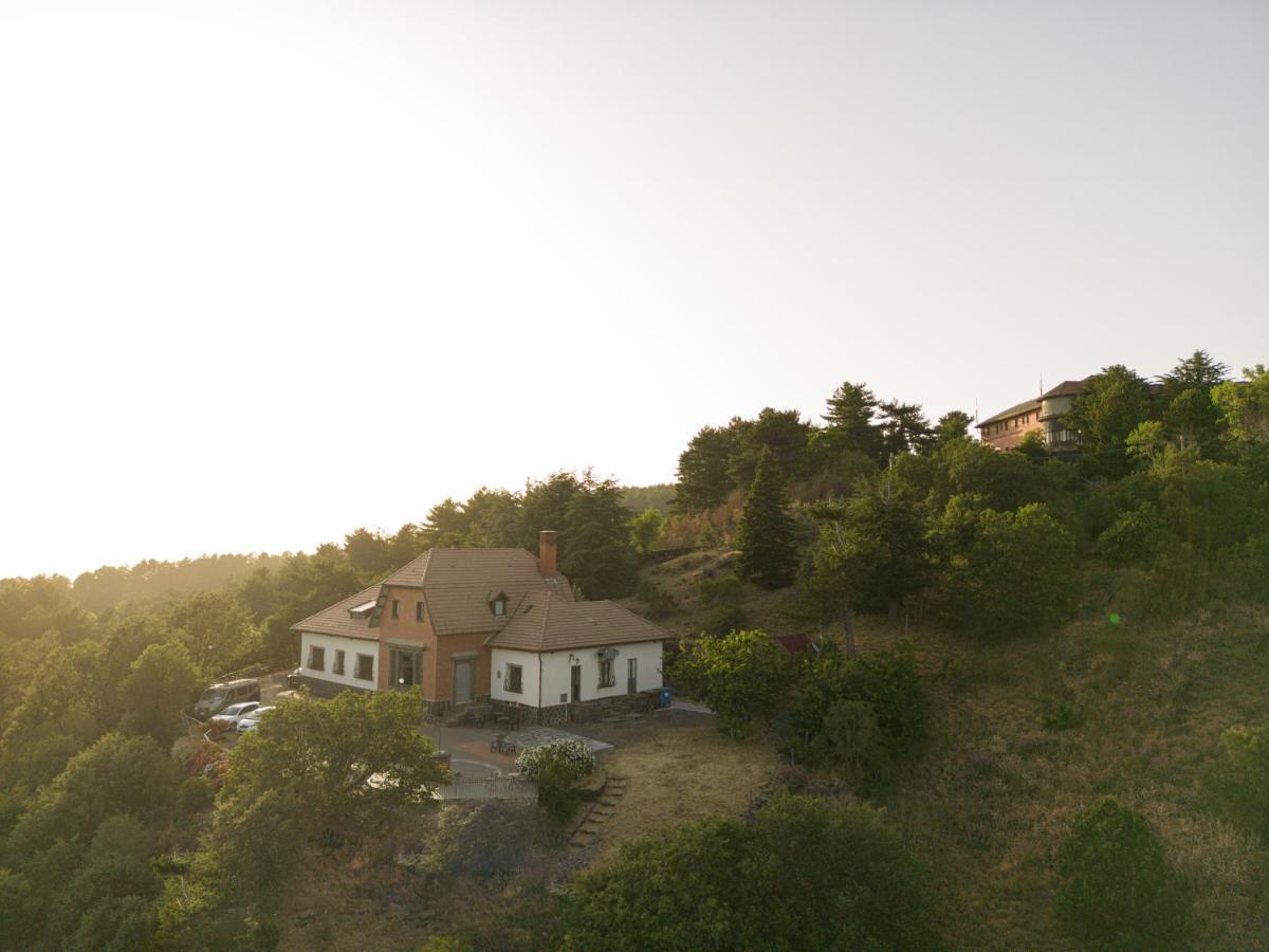 Hotel Villa Dorata Николози Екстериор снимка