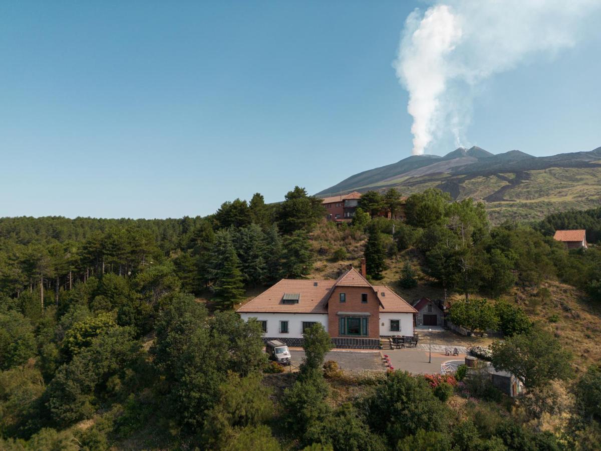 Hotel Villa Dorata Николози Екстериор снимка