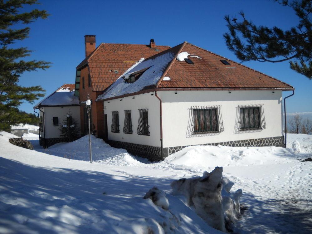 Hotel Villa Dorata Николози Екстериор снимка