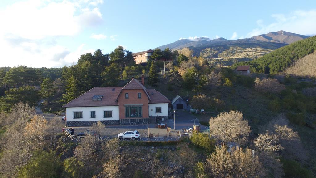Hotel Villa Dorata Николози Екстериор снимка