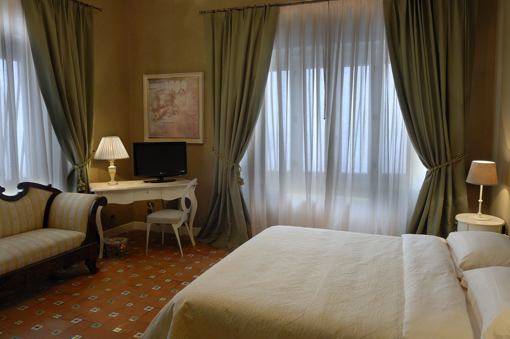 Hotel Villa Dorata Николози Екстериор снимка