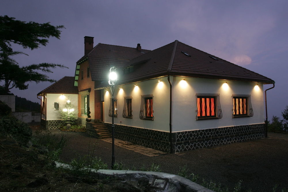 Hotel Villa Dorata Николози Екстериор снимка