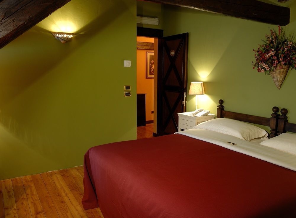 Hotel Villa Dorata Николози Екстериор снимка